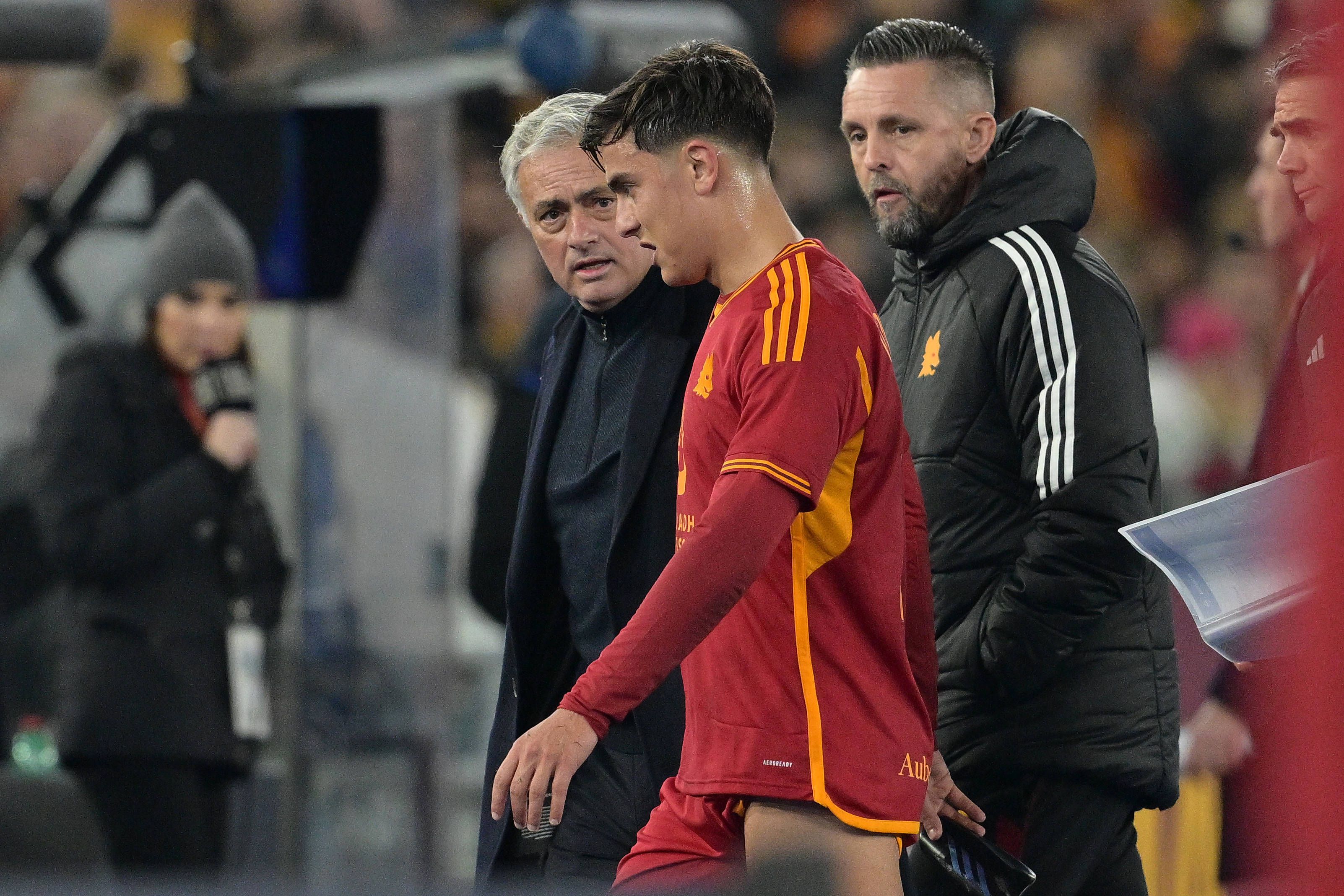 Reencontro à vista? Mourinho quer Dybala no Fenerbahçe