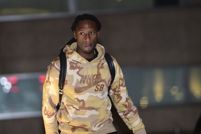 Rúben Semedo com uma mochila às costas