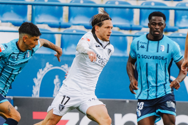 Equilíbrio a rodos entre minhotos e viseenses, mas golos... nem vê-los - Foto: Académico de Viseu