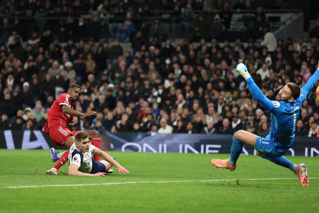 Final frenético assustou, mas não derrubou Liverpool