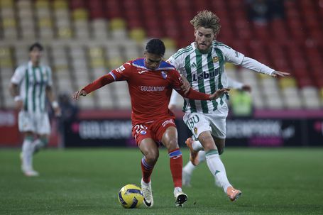 Gil Vicente-Rio Ave: jogaço em Barcelos chega ao intervalo