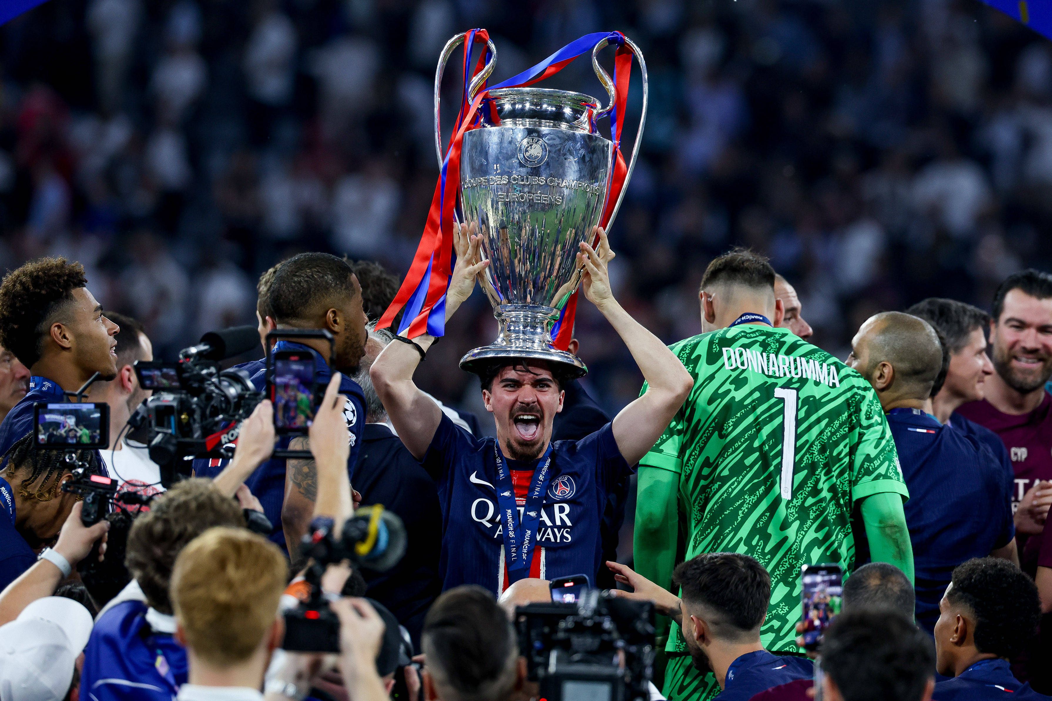 Vitinha foi o grande maestro da época de sonho do PSG. Recentemente ganhou maior intimidade com o golo. Talvez o que lhe falte para ser o número um. Um Mundial no bolso também seria boa ajuda