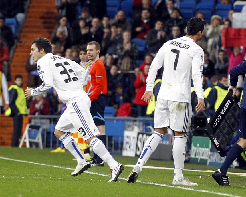 Pablo Sarabia, número 33, a render Cristiano Ronaldo no Real Madrid