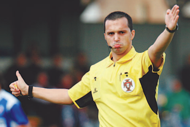Rui Silva como árbitro principal em 2008 (Foto: Miguel Nunes)