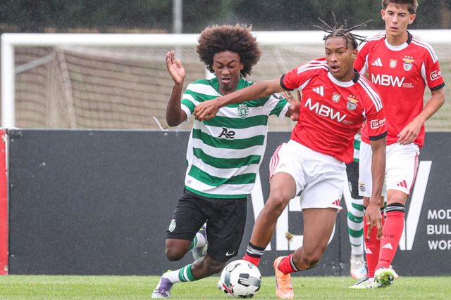 Duelo entre Benfica e Sporting em juveni, na época 2025/26 (Foto: SL Benfica)