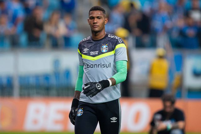 Adriel, guarda-redes formado no Grêmio