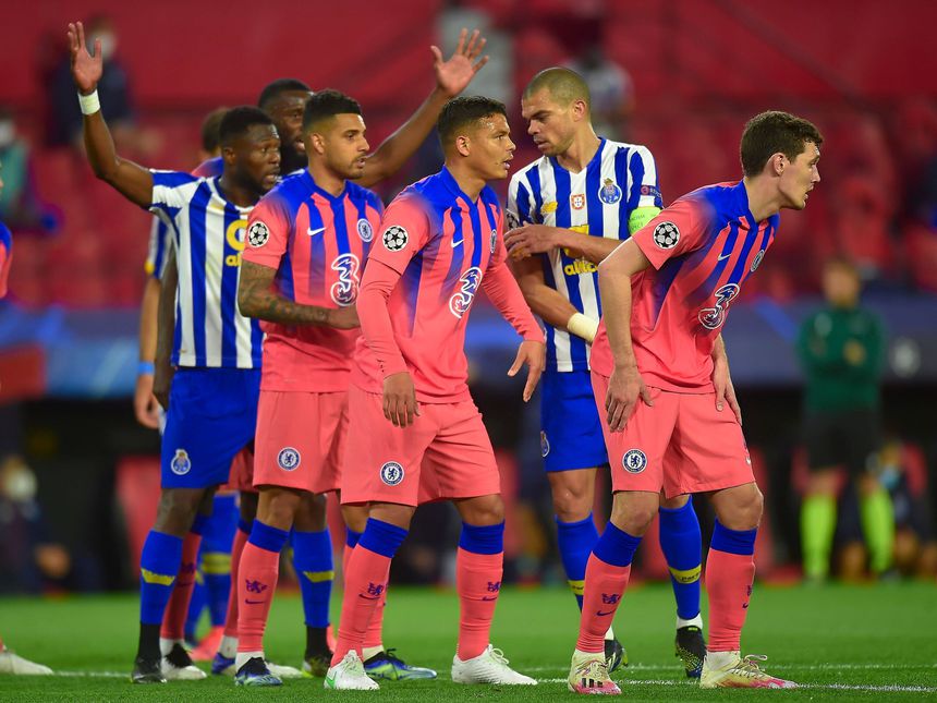 Thiago Silva defrontou o FC Porto pelo Chelsea na Champions, com Pepe do outro lado