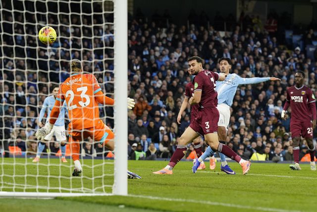 Man. City derrota West Ham e é, para já, líder da Premier League