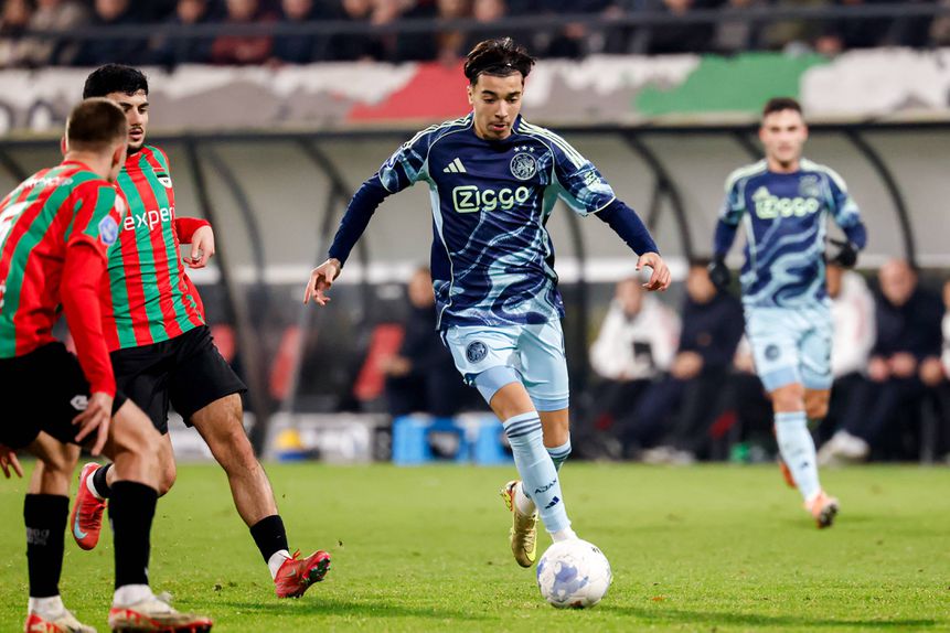 Empate a duas bolas entre Ajax e NEC. Foto: IMAGO