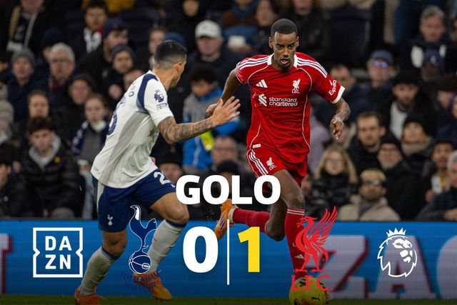 Isak entra ao intervalo e sai lesionado depois de... abrir o marcador (vídeo)