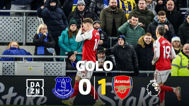 Gyokeres não desperdiça penálti e abre o marcador frente ao Everton