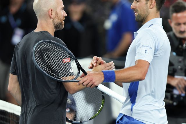 Austrália: Djokovic passeia para os quartos à boleia do jogador mais descontraído do ATP