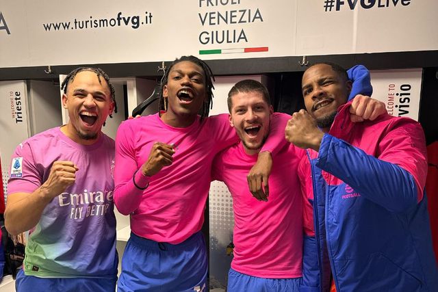 Maignan recebe apoio de Rafael Leão e Mbappé