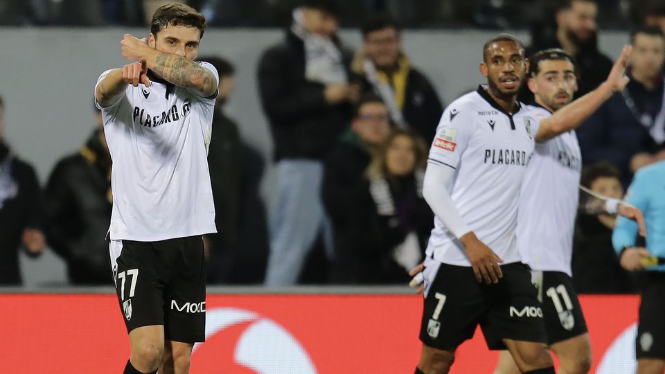 'Chapa três' para o V. Guimarães se colar ao SC Braga