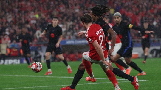 VÍDEO: autogolo amplia vantagem do Benfica