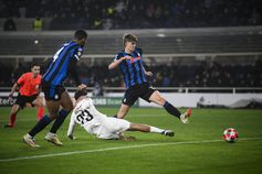 VÍDEO: De Ketelaere marca e Atalanta passeia frente ao Sturm Graz