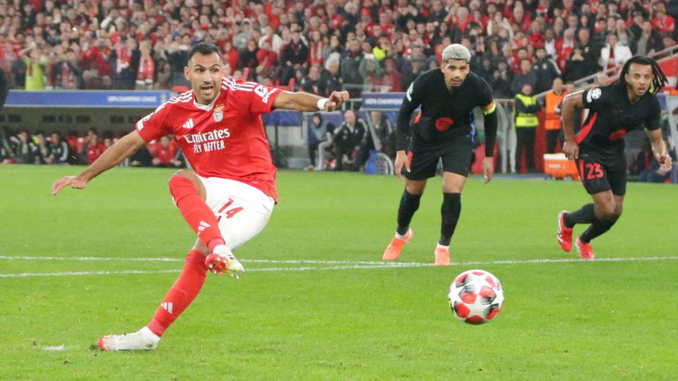 Destaques do Benfica: Carreras e Pavlidis gloriosos em noite sem glória