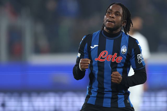 Lookman festeja o golo que marcou pela Atalanta ao Sturm Graz