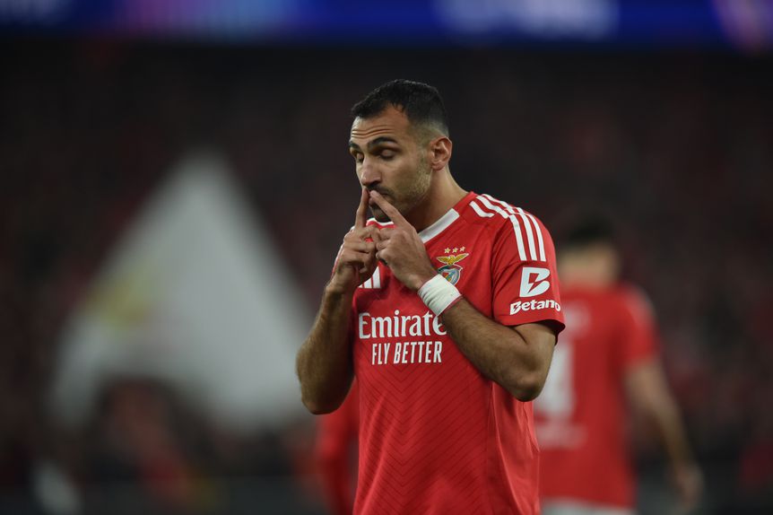 Vangelis Pavlidis festeja contra o Barcelona