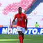 Meité, médio francês em ação na pré-época do Benfica
