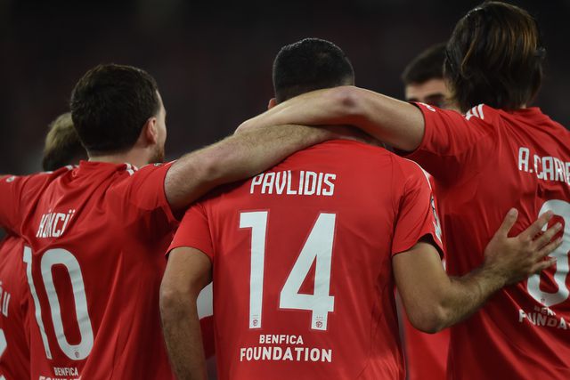 VÍDEO: penálti e Pavlidis chega ao 'hat-trick' aos 30 minutos