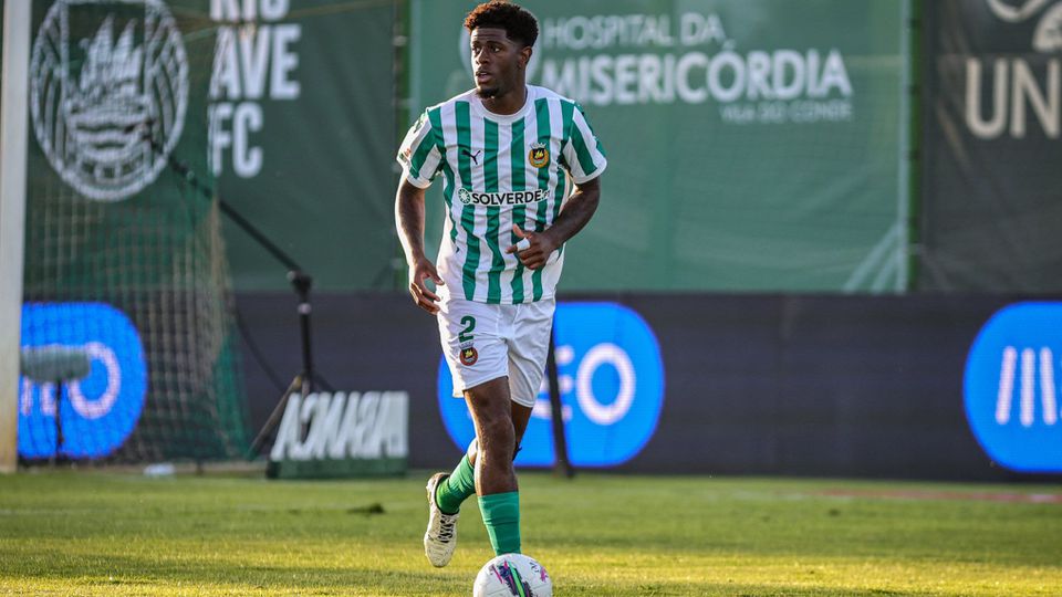 Jonathan Panzo já se treina no relvado e pode regressar em breve à competição