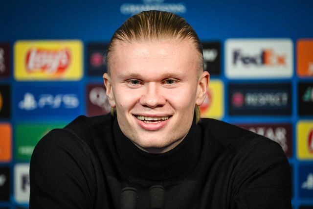 Erling Haaland, avançado do Manchester City, em conferência de imprensa