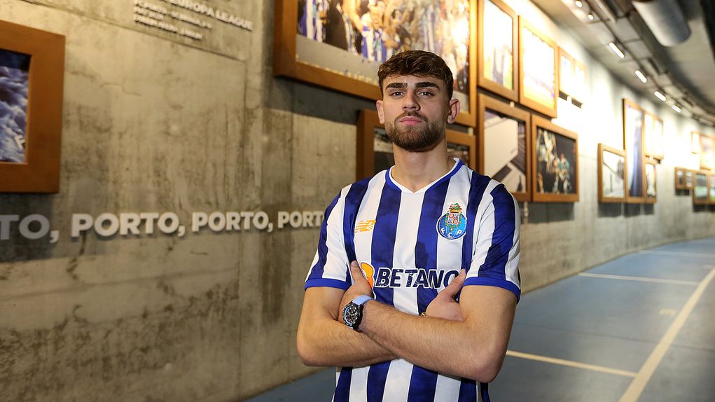 Avançado Leonardo Vonic, da equipa B, treinou-se esta terça-feira com a equipa principal (FOTO: FC PORTO)