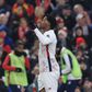 Goleador de serviço do Lille fatura na casa do Liverpool (vídeo)