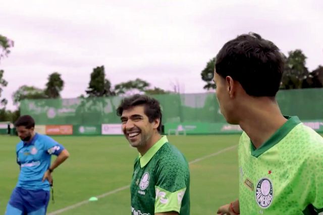 Abel despede-se de Vitor Reis: «Quero ver se depois me atendes o telefone...»