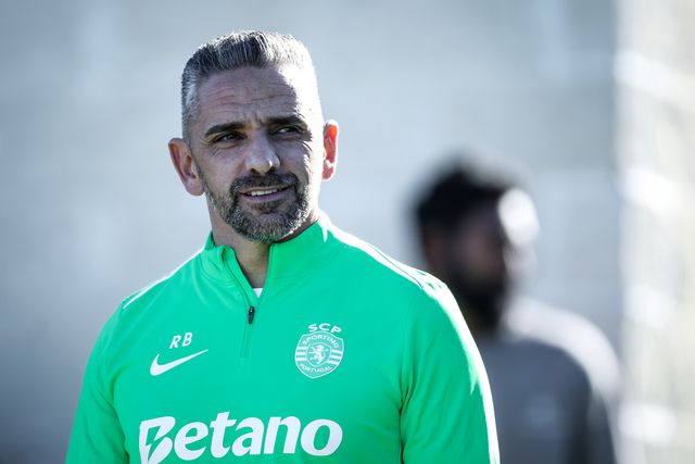 Rui Borges a orientar mais um treino do Sporting