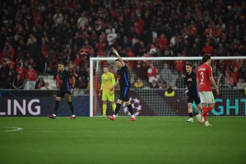 VÍDEO: Lewandowski marcou ao Benfica de penálti