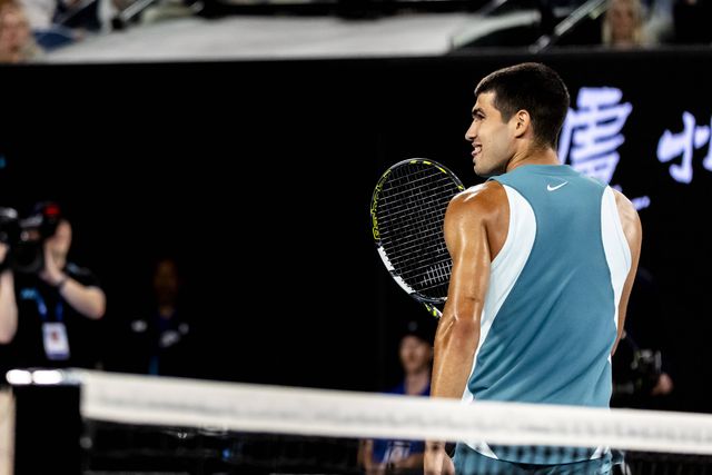 Carlos Alcaraz festeja conquista de ponto no Open da Austrália