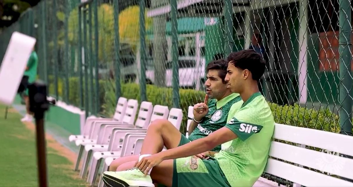 Abel Ferreira ‘entrega' Vitor Reis a Guardiola: «Ele é o pacote completo»