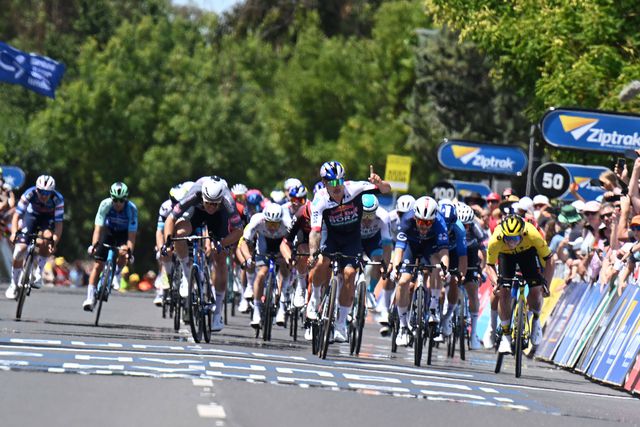 Rui Oliveira arranca Tour Down Under no topo