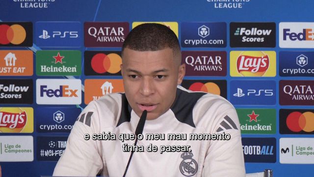 «Não fui tímido, mas não podia chegar e dizer 'ei, tu, passa-me a bola’»