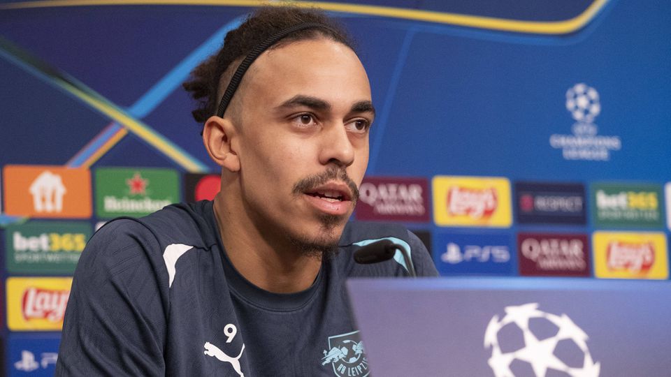 Yussuf Poulsen esteve na sala de imprensa a responder às questões dos jornalistas na antevisão ao jogo com o Sporting