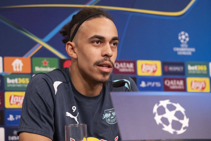 Yussuf Poulsen esteve na sala de imprensa a responder às questões dos jornalistas na antevisão ao jogo com o Sporting