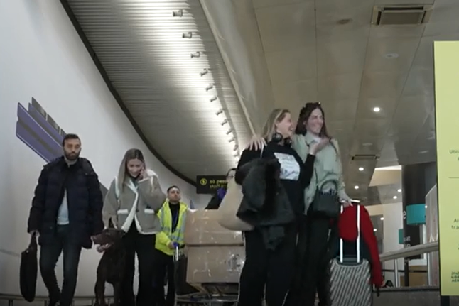 Agente, namorada e cão de Rafa Silva 'apanhados' na chegada a Lisboa