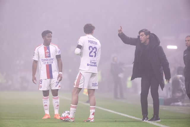Paulo Fonseca a orientar um jogo do Lyon na Ligue 1, contra o Brest