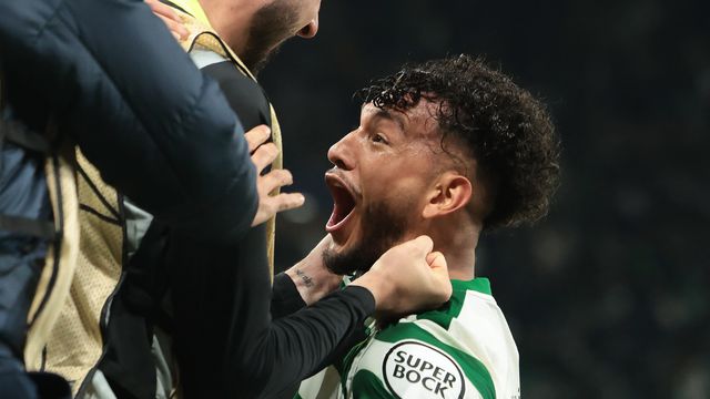 Luis Suárez, jogador do Sporting, festeja golo apontado ao PSG, na Liga dos Campeões - foto: EPA/MANUEL DE ALMEIDA