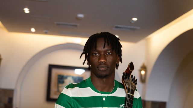 Sporting leva Faye aos fados