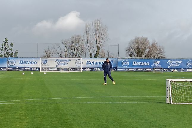 FC Porto acelera para o Viktoria Plzen