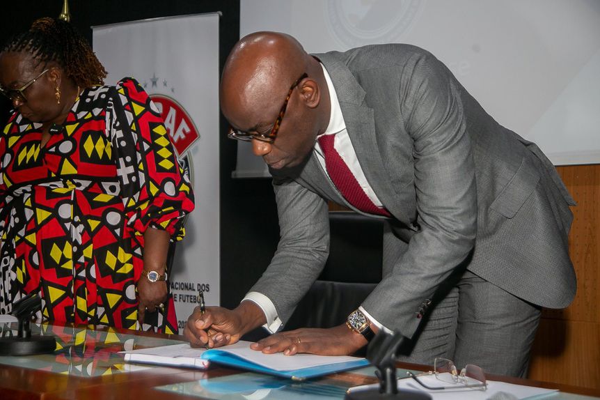João Lusevikueno, presidente da ANCAF, celebra acordo de naming do Girabola com a UNITEL