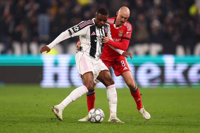 Aursnes, médio do Benfica, no jogo com a Juventus - Foto Imago