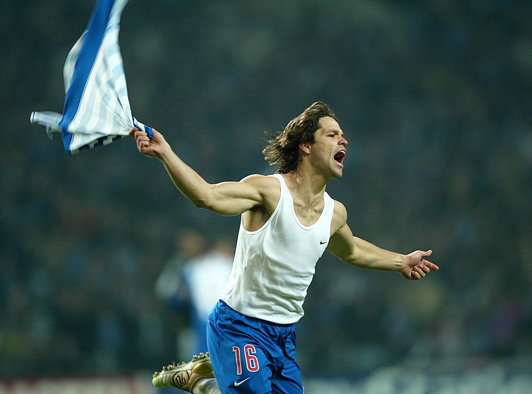 FC Porto 2-1 Chelsea, 7 de dezembro de 2004. Diego e Benni McCarthy 'estragaram' regresso de Mourinho ao Estádio do Dragão.  Defesa de betão dos 'Blues' sofreu na Invicta - Foto: A BOLA