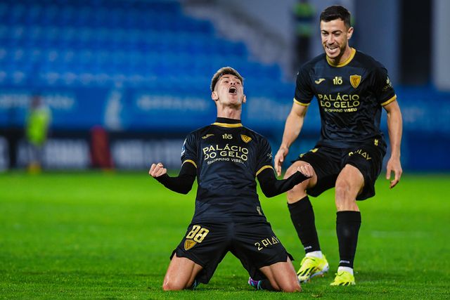 ‘Show’ de Marquinho impõe derrota pesada ao Feirense