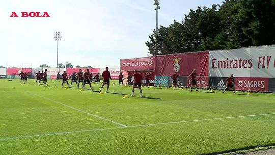 Depois do funeral da mãe, João Neves já treinou com a equipa do Benfica