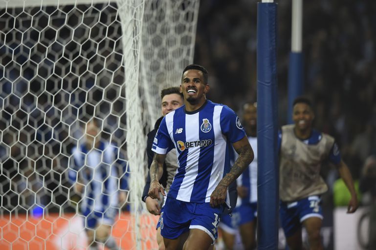 Foi ao cair do pano mas não caiu do céu: crónica do FC Porto-Arsenal
