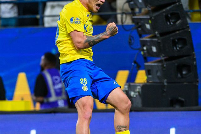 VÍDEO: Otávio marca de cabeça pelo Al Nassr